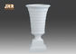 Altura lustrosa do branco 82CM do vaso moderno da tabela da peça central do casamento de Polyresin da trombeta
