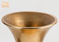 Forma decorativa da trombeta dos plantadores da fibra de vidro lustrosa do ouro
