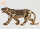 O grande ouro folheou a estátua animal da tabela da escultura do tigre das estatuetas de Polyresin